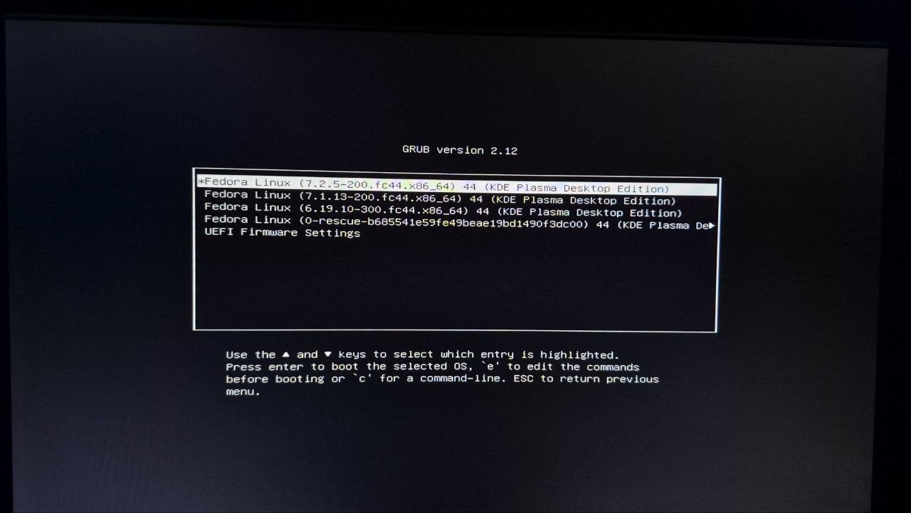 Fedora KDE + Windows 11 Dual-Boot Workstation